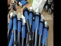 Tornillo de revestimiento de molino de cemento endurecido anticorrosión