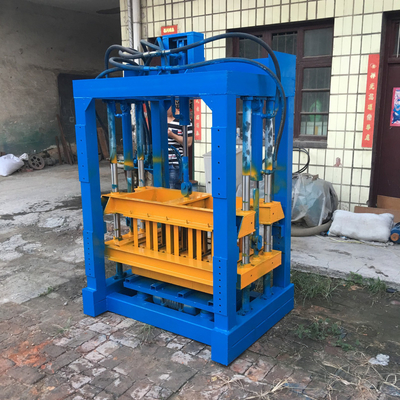 Máquina de fabricación de ladrillo automática funcional multi de la máquina de la metalurgia QT18-15