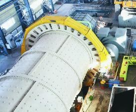 Mineral autógeno del molino de bola de la holgura que muele 700 - 1500 kilovatios para la explotación minera