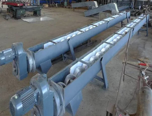 Los transportadores de tornillo se utilizan en las industrias química, minera, de granos y alimentaria.