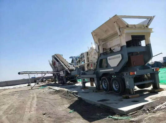 La planta de trituración móvil funciona sin problemas con una producción de material estable